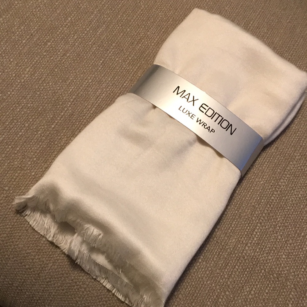 Winter White scarf pashmina - Picture 1 of 2